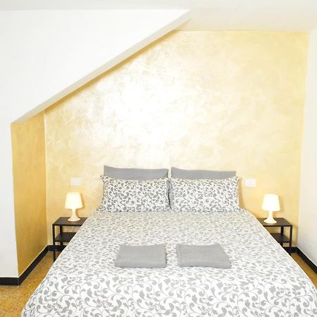 La Pergola Private Parking Hotel Vezzano Ligure Exterior photo