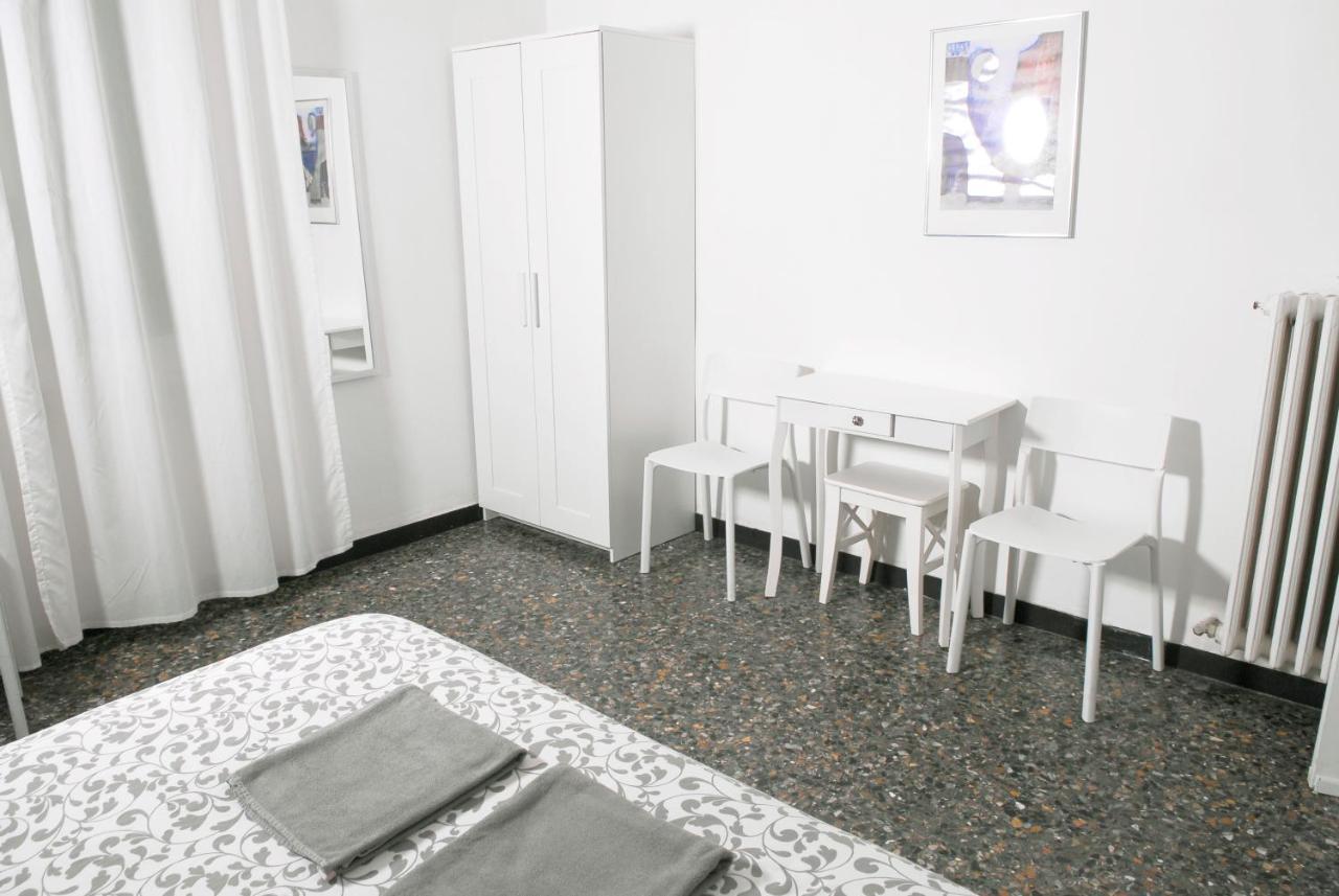 La Pergola Private Parking Hotel Vezzano Ligure Exterior photo