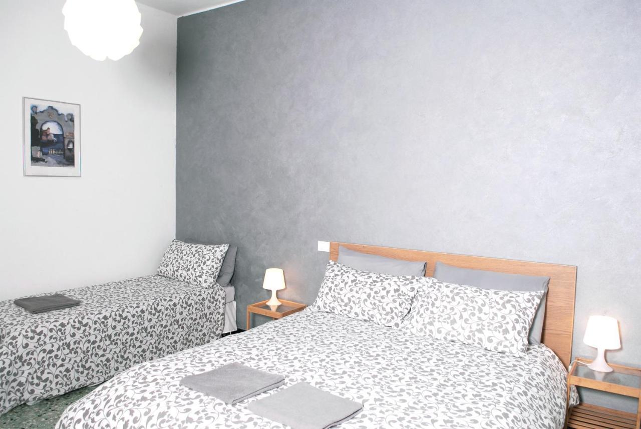 La Pergola Private Parking Hotel Vezzano Ligure Exterior photo