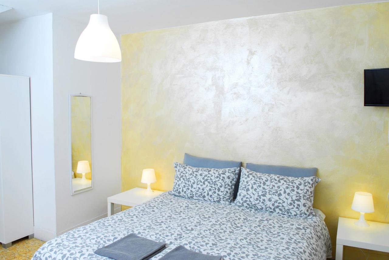 La Pergola Private Parking Hotel Vezzano Ligure Exterior photo