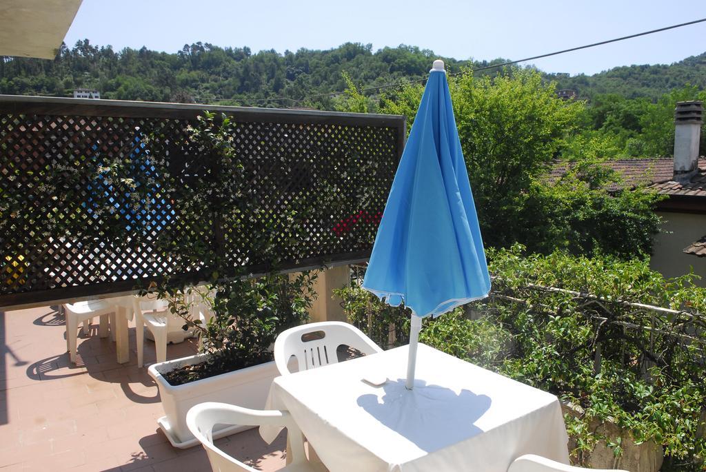 La Pergola Private Parking Hotel Vezzano Ligure Exterior photo