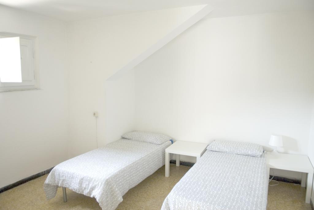 La Pergola Private Parking Hotel Vezzano Ligure Room photo